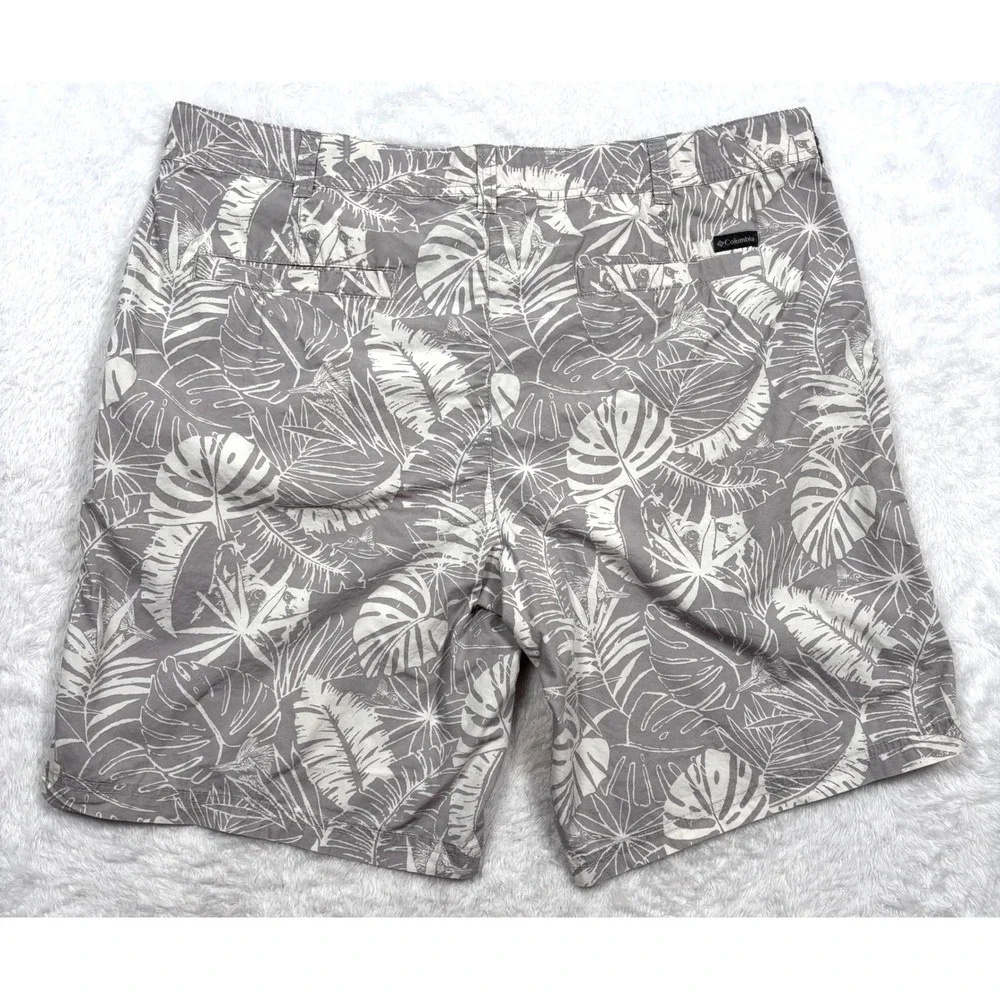 Columbia‎ Shorts Mens 40 Gray White Tropical Washed Out King Palms Chinos Hawaii